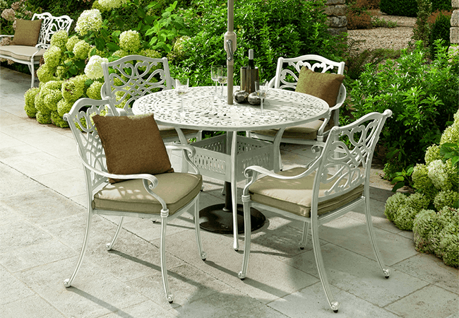Image of Hartman Capri 4 Seat Round Dining Set in Maize / Wheatgrass NO PARASOL