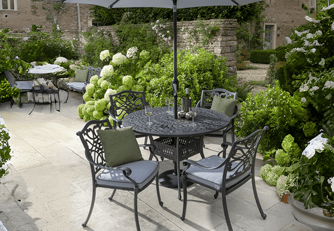 Image of Hartman Capri 4 Seat Round Dining Set in Antique Grey / Platinum