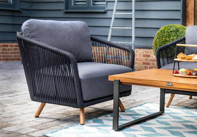 Image of Hartman Eden Lounge Chair - Carbon/Noir Rope/Acacia wood