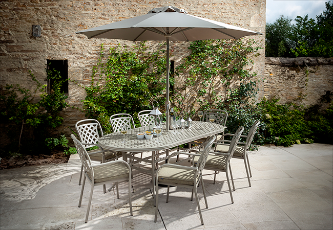 Image of Hartman Berkeley 8 Seat Oval Dining Set in Maize / Wheatgrass