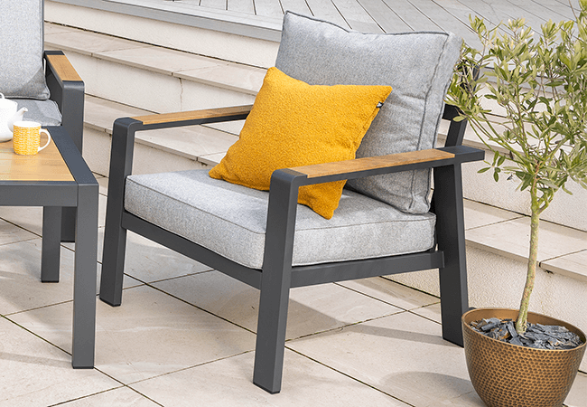 Image of Hartman Sonas Lounge Chair in Matt Xerix / Haze