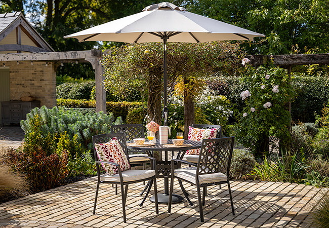 Image of Hartman Avebury 4 Seat Dining Set in Bronze / Oatmeal