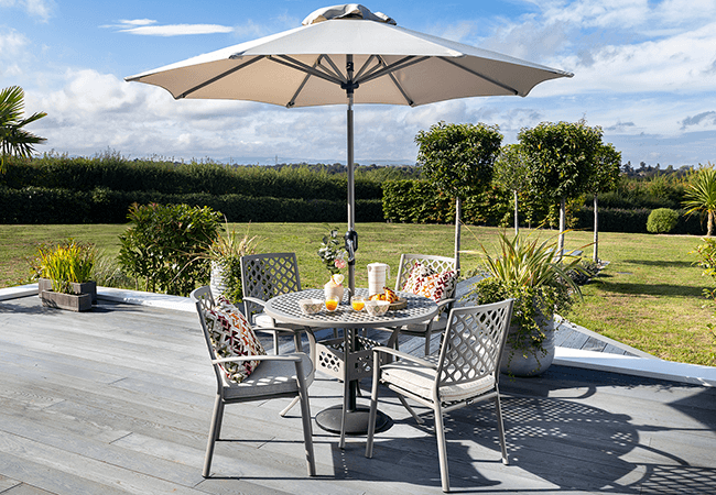Image of Hartman Avebury 4 Seat Dining Set in Crimini / Moon