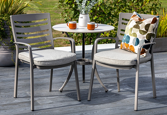 Image of Hartman Lyra Bistro Set in Crimini / Moon