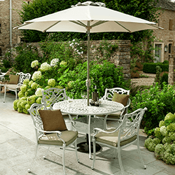 Small Image of Hartman Capri 4 Seat Round Dining Set in Maize / Wheatgrass