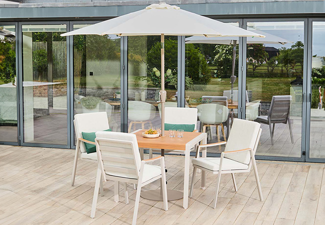 Image of LG Lisbon 4 Seat Dining Set with 2.5m Parasol