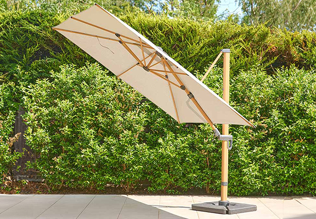 Image of LG Sanctuary 3.0m Deluxe Wood-Effect Cantilever Parasol in Oak