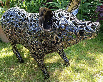 Image of Big Pig Decorative Filigree Metal Ornament, 60 x 90cm