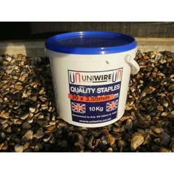 Image of 10Kg Tub of Galvanised Fencing Staples, 30 x 3.55mm